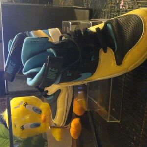 2007 Nike Air Revolution sneaker
